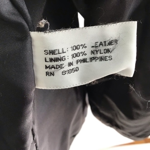 Atelier by B. Thomas black leather self belted three button blazer. Size Large - Picture 10 of 13